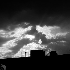 ESPECIALES DE HORROR | NUBES GRISES