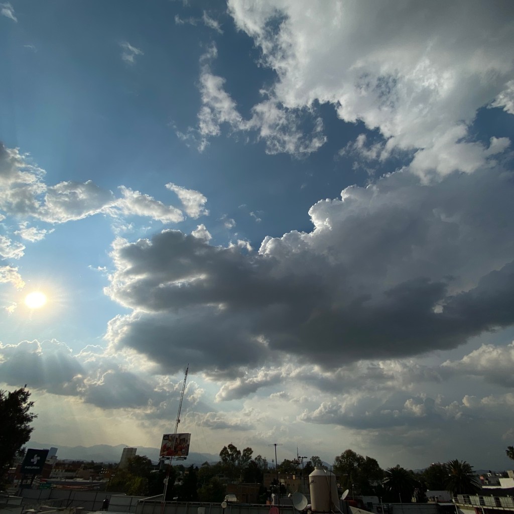 VIENES A DECIRME&nbsp;ALGO