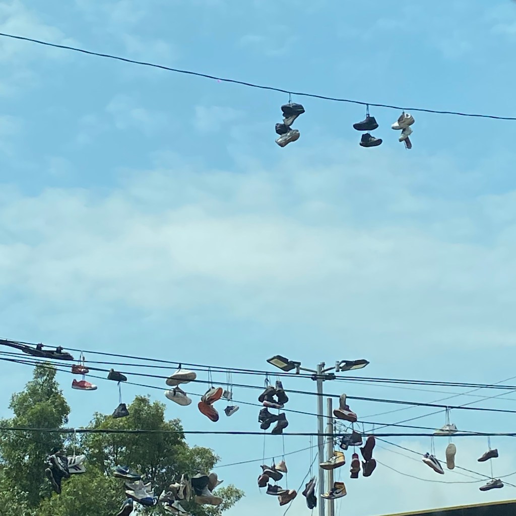 FILOSOFÍAS ESQUINERAS | NAVEGAR EN SENTIDO CONTRARIO