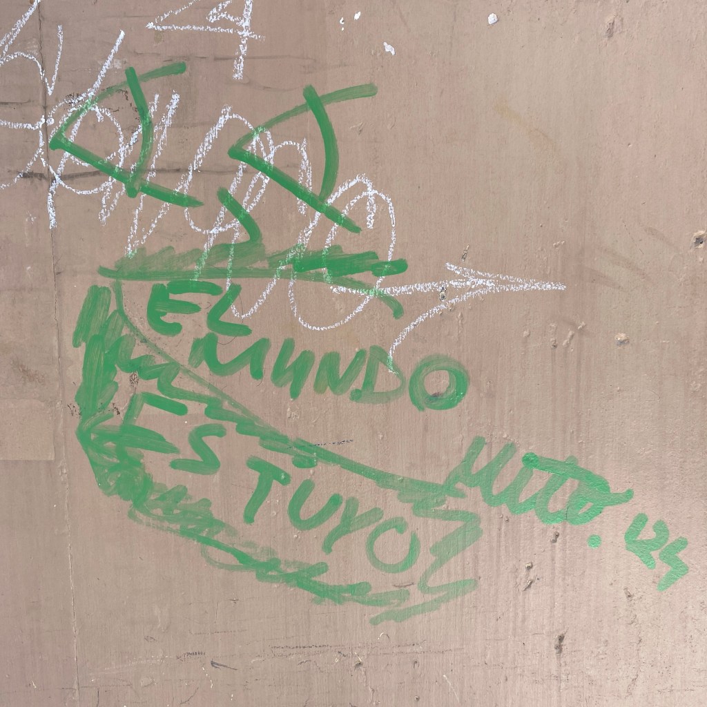 EL CALOR DE UN DOMINGO Y LA GENTE&nbsp;FORMADA